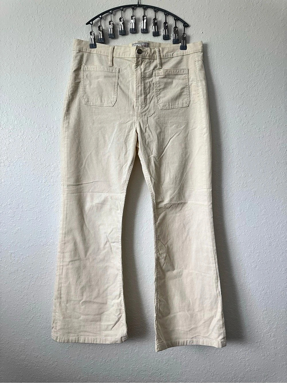 GAP High Rise Corduroy '70s Flare Pants Cream Waist 33